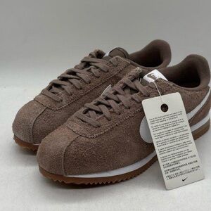 Women’s Nike Cortez Vintage Sneakers ~ Mink~ 8.5 NEW